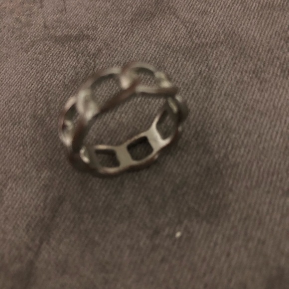 Links ring - Picture 1 of 3